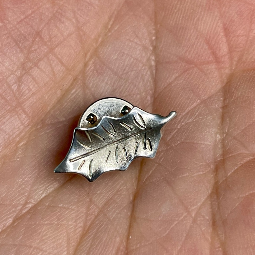 Vintage Sterling Leaf Tie Tack Preowned